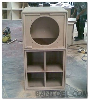 Box Speaker Super Scooper 18 Inch Rear Loaded Horn